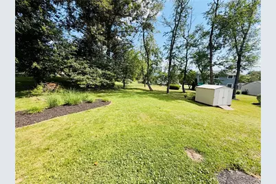 2190 Morning Wind Cir, Bridgeville, PA 15017 - Photo 8