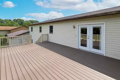 31 Aylesworth Way, Liberty Township, PA 16127 - Photo 12