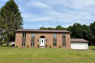 31 Aylesworth Way, Liberty Township, PA 16127 - Photo 1