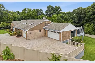 1959 Watch Hill Dr, Economy, PA 15003 - Photo 2