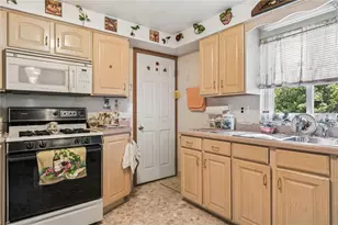 1313 Laurel Hill Dr, West Homestead, PA 15120 - Photo 10