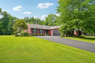 35 Woodlawn Dr, Clark Boro, PA 16113 - Photo 2
