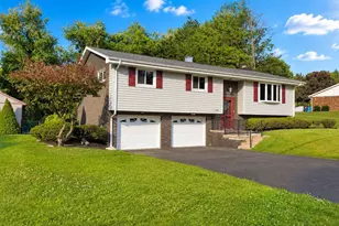 224 White Oak Dr, Allegheny Township, PA 15068 - Photo 2