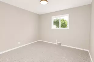 224 White Oak Dr, Allegheny Township, PA 15068 - Photo 10
