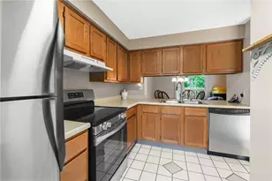 2547 Hawthorne Dr, North Fayette, PA 15071 - Photo 6