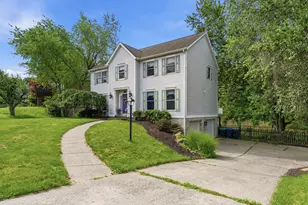 910 Poplar Pl, Cranberry Township, PA 16066 - Photo 2