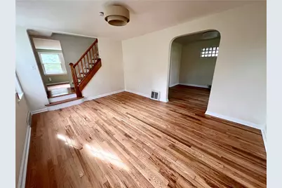 1532 Greencrest Dr, Pittsburgh, PA 15226 - Photo 2
