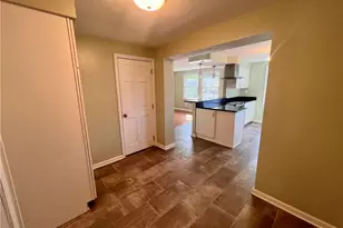 1532 Greencrest Dr, Pittsburgh, PA 15226 - Photo 16