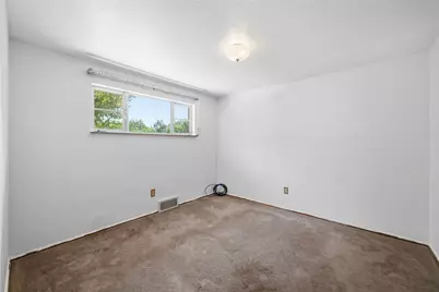 211 East Ave, West Mifflin, PA 15122 - Photo 16