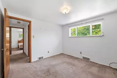 211 East Ave, West Mifflin, PA 15122 - Photo 16