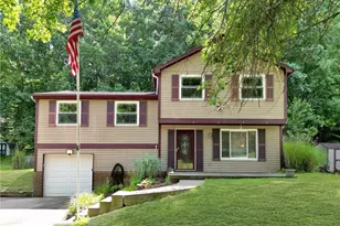 117 Walnut Dr, Economy, PA 15005 - Photo 2