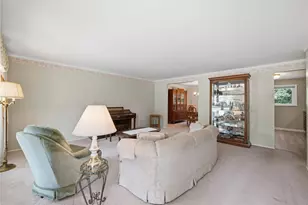 254 Parkedge Rd, Green Tree, PA 15220 - Photo 6
