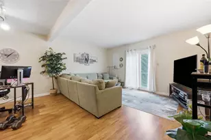 105 Old Village Ln, Bethel Park, PA 15102 - Photo 10