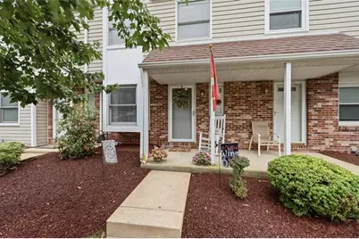 105 Old Village Ln, Bethel Park, PA 15102 - Photo 2