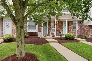 105 Old Village Ln, Bethel Park, PA 15102 - Photo 4
