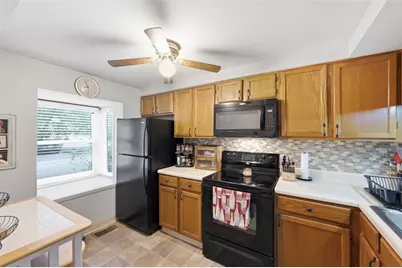 105 Old Village Ln, Bethel Park, PA 15102 - Photo 6