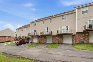 105 Old Village Ln, Bethel Park, PA 15102 - Photo 30