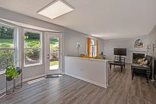 2013 Blossom Dr, Richland, PA 15044 - Photo 8