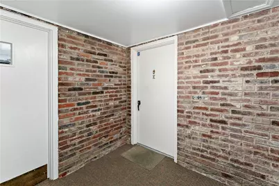 980 Chatham Park Dr #K, Scott Township, PA 15216 - Photo 20