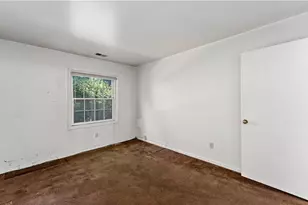 980 Chatham Park Dr, Scott Township, PA 15216 - Photo 12