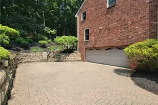 121 Berwyn Rd, Ross Twp, PA 15237 - Photo 4