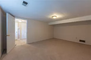 200 Foxcroft Rd, Scott Township, PA 15220 - Photo 38