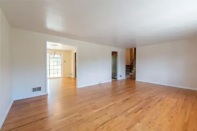200 Foxcroft Rd, Scott Township, PA 15220 - Photo 14