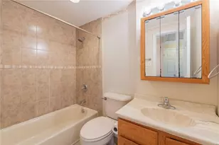 200 Foxcroft Rd, Scott Township, PA 15220 - Photo 22