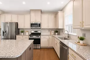 4009 Crown Dr, South Park, PA 15129 - Photo 6