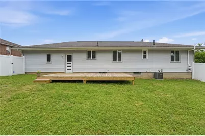 322 Fredrick Dr, Farrell, PA 16121 - Photo 20
