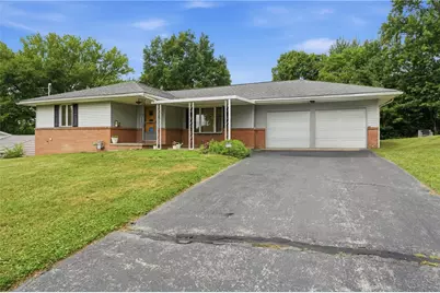 322 Fredrick Dr, Farrell, PA 16121 - Photo 2