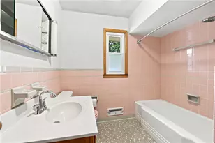 322 Fredrick Dr, Farrell, PA 16121 - Photo 14
