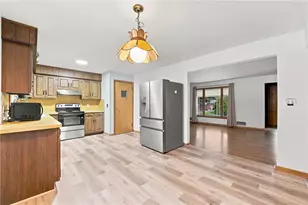322 Fredrick Dr, Farrell, PA 16121 - Photo 4