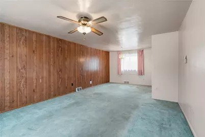 588 Lindsay Rd, Scott Township, PA 15106 - Photo 2