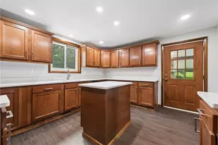 1722 Strangford Rd, Burrel-Blacklick, PA 15717 - Photo 12