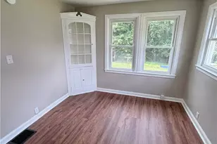 422 Glen Ave, Ellwood City, PA 16117 - Photo 10