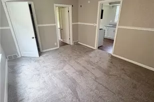 422 Glen Ave, Ellwood City, PA 16117 - Photo 12