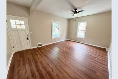 422 Glen Ave #1, Ellwood City, PA 16117 - Photo 2