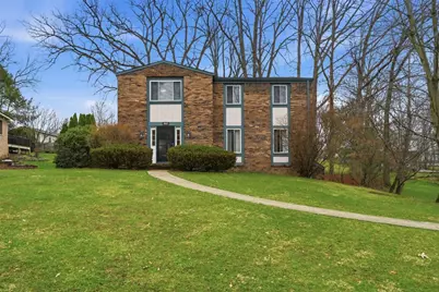 9917 E Moccasin Trl, Pittsburgh, PA 15090 - Photo 2