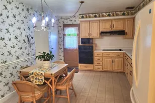 616 Maple St, Jeannette, PA 15644 - Photo 12
