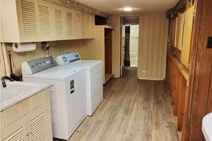 616 Maple St, Jeannette, PA 15644 - Photo 26
