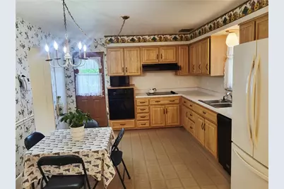 616 Maple Street, Jeannette, PA 15644 - Photo 12