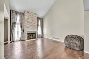 3 Wellington Woods Dr, Ross Twp, PA 15229 - Photo 8