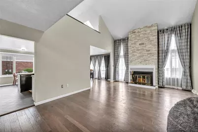 3 Wellington Woods Dr, Ross Twp, PA 15229 - Photo 6