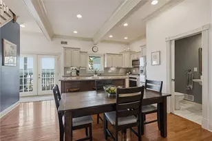 2407 Burham St, Pittsburgh, PA 15203 - Photo 10