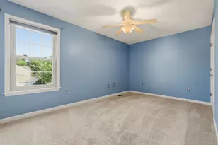 1611 Norman Dr, Pittsburgh, PA 15143 - Photo 32