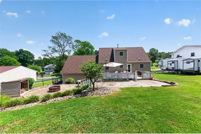 213 Ridge Rd, Center Township, PA 16001 - Photo 32