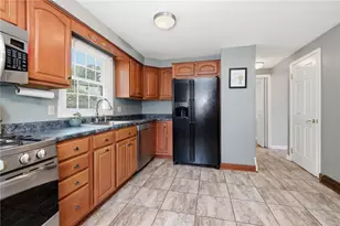 110 Cherrington Dr, Ross Twp, PA 15237 - Photo 10