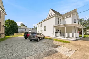 226 E Fairview Ave, Connellsville, PA 15425 - Photo 2