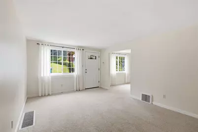 124 Macfarlane Dr, Pittsburgh, PA 15235 - Photo 4